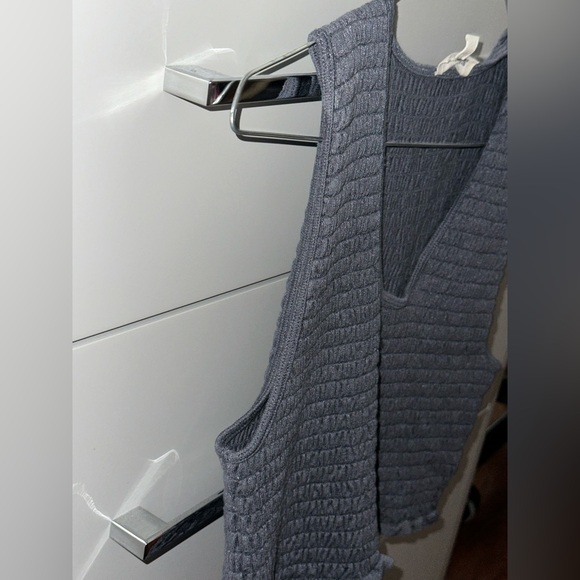 aritzia cropped top - Picture 4 of 4